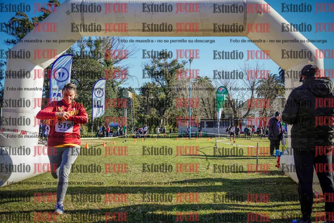 Fotos de la llegada del cross de 4000 m - mujeres