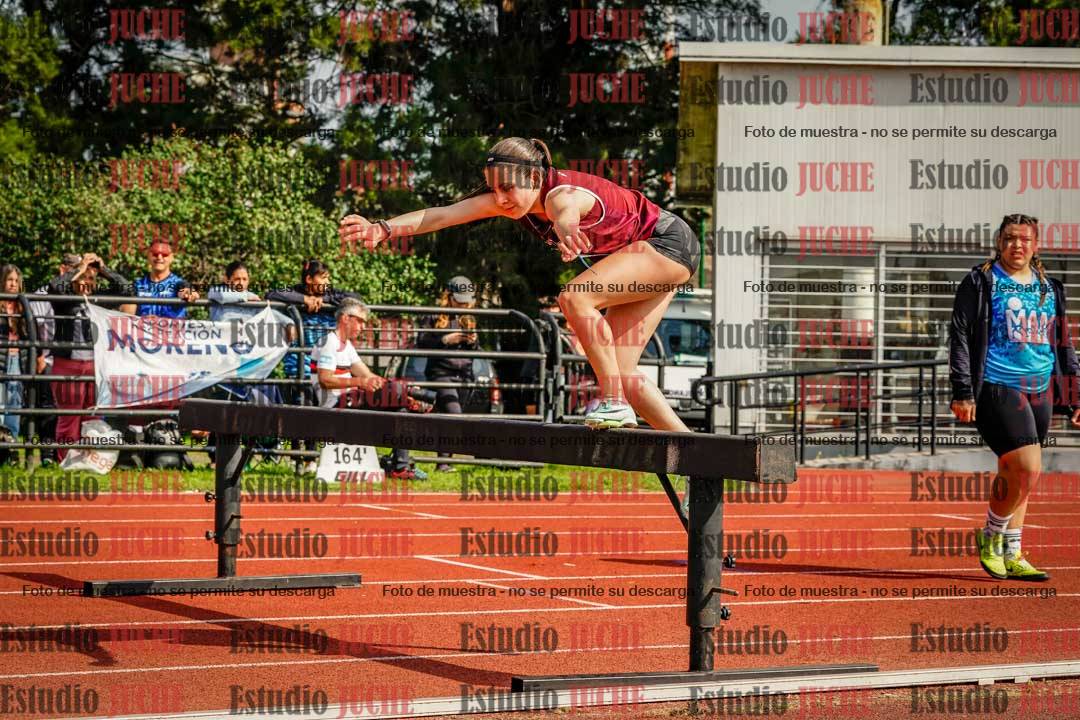 Fotos de los 1500 m con obstáculos de mujeres