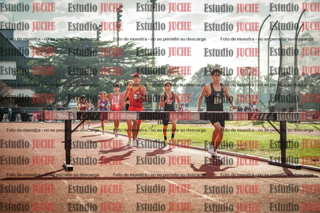 Fotos de los 2000 m con obstáculos de varones