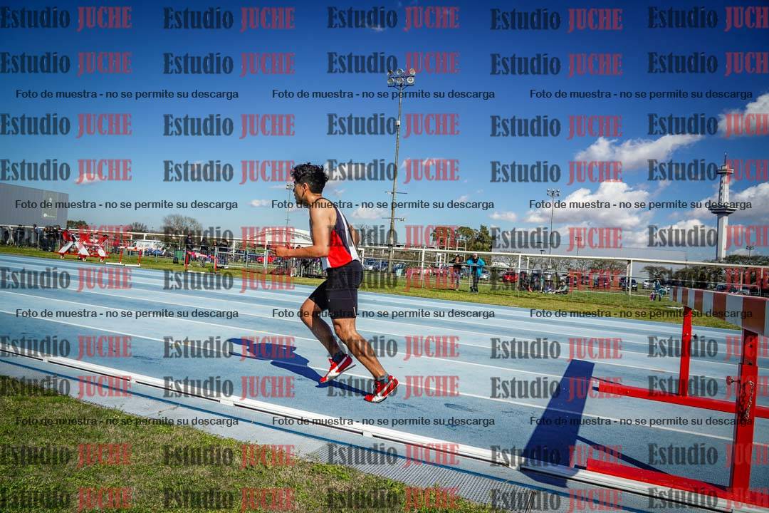 Fotos de los 3000 m con obstáculos de varones