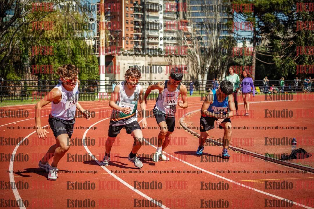 Fotos de los 1500 m con obstáculos de varones
