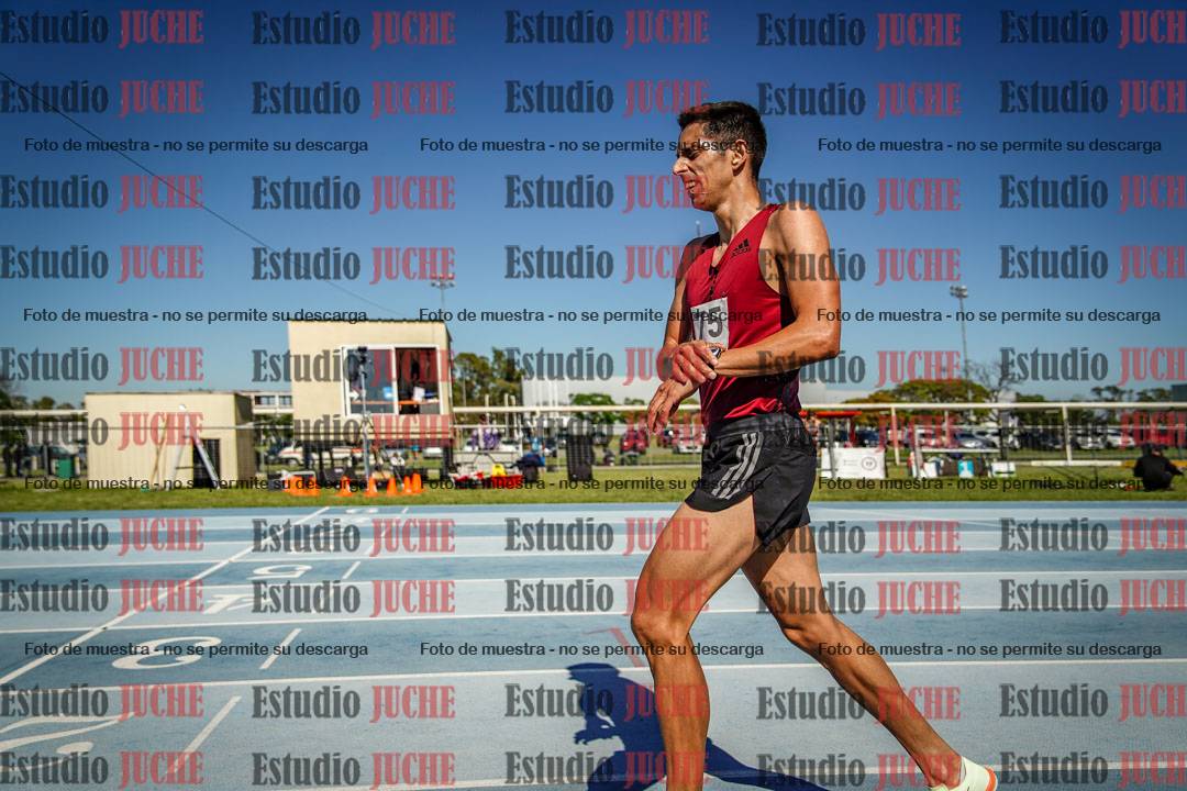 Fotos de los 5000 m de mujeres y varones - serie 1