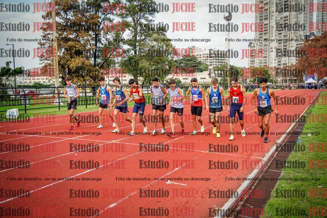 Fotos de los 3000 m con obstáculos de varones