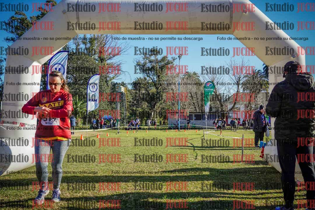 Fotos de la llegada del cross de 4000 m - mujeres