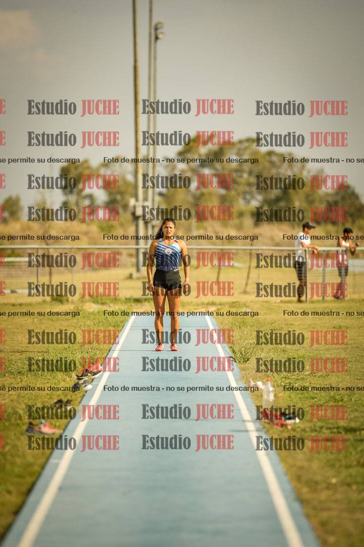 Fotos del salto en largo de mujeres