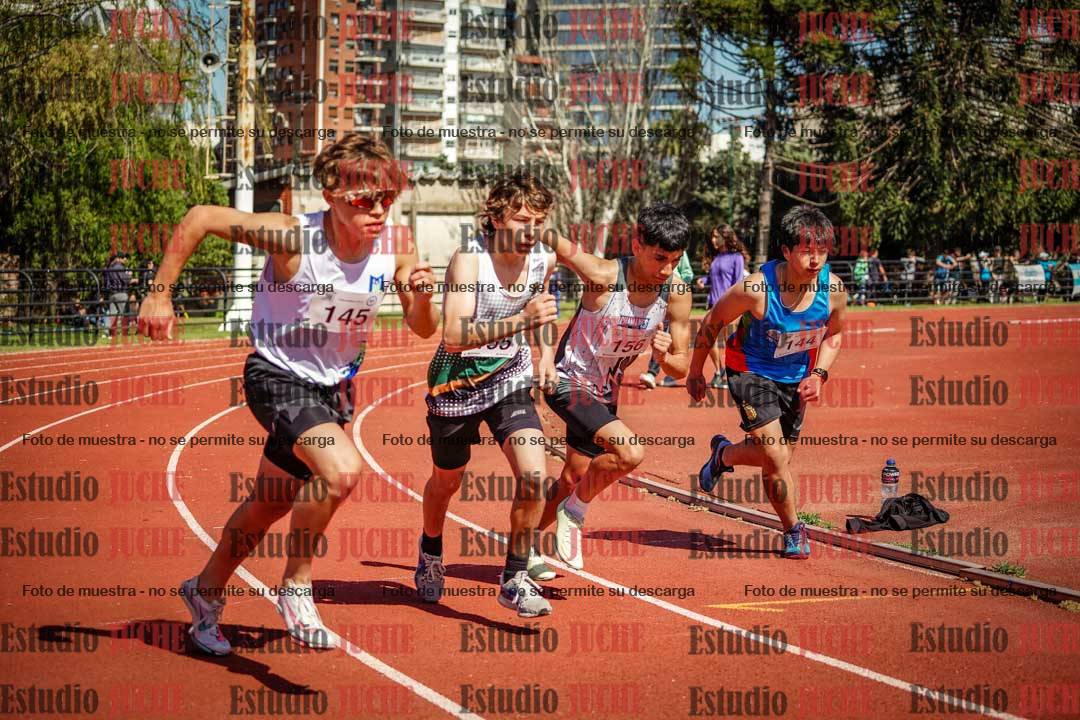 Fotos de los 1500 m con obstáculos de varones