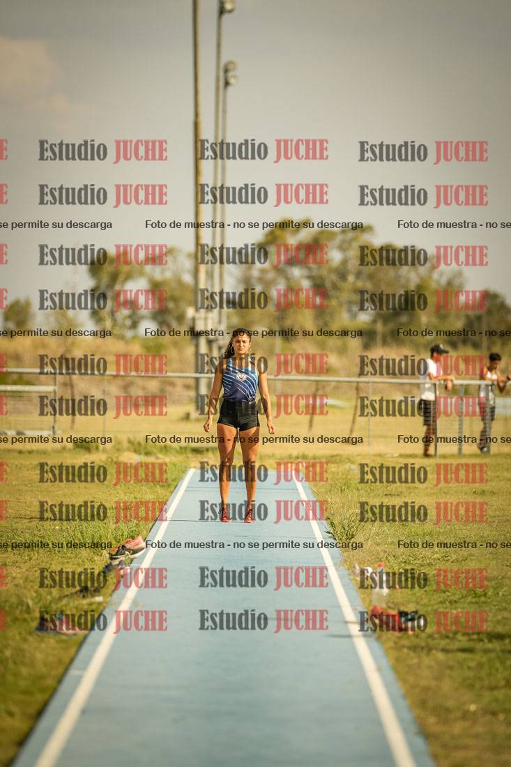 Fotos del salto en largo de mujeres