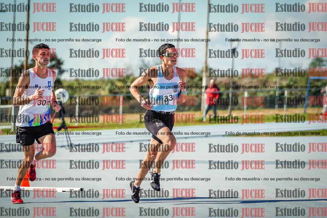 Fotos de los 3000 m con obstáculos de varones