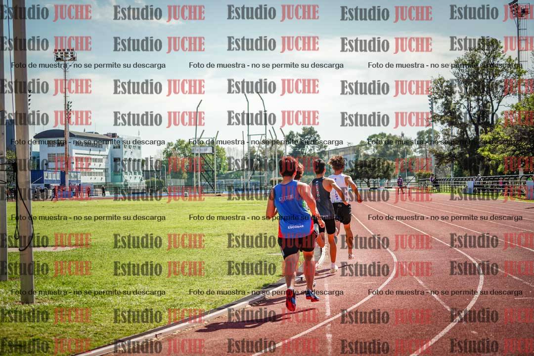 Fotos de los 1500 m con obstáculos de varones