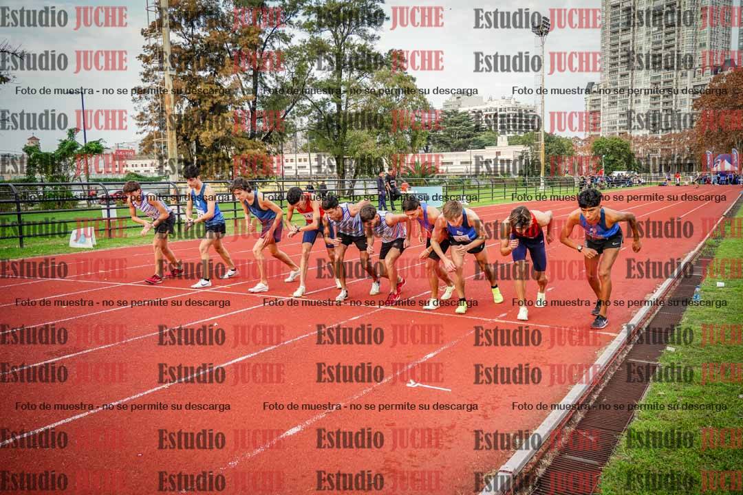 Fotos de los 3000 m con obstáculos de varones