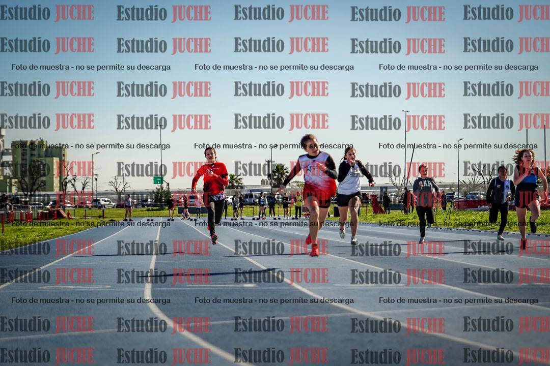 Fotos de los 80 m llanos de mujeres - U14