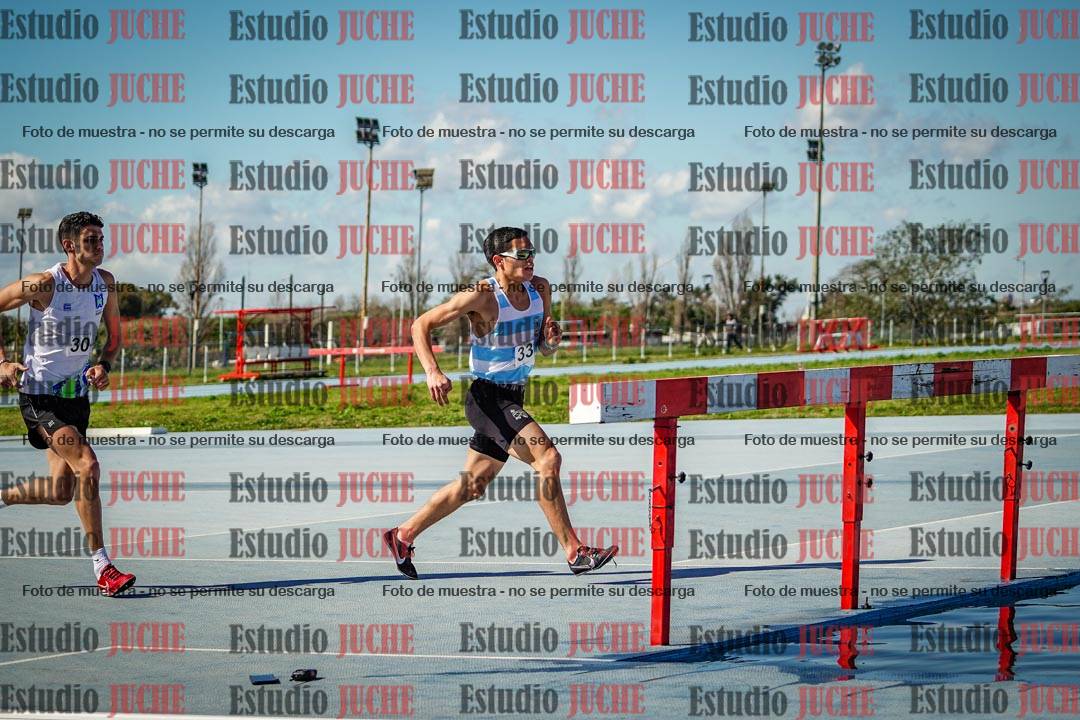Fotos de los 3000 m con obstáculos de varones