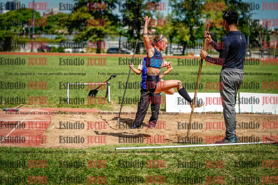 Fotos del salto en largo de mujeres