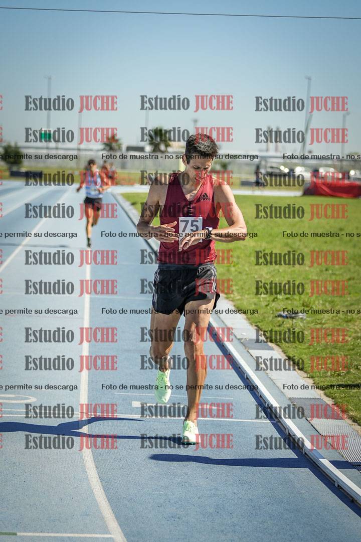 Fotos de los 5000 m de mujeres y varones - serie 1