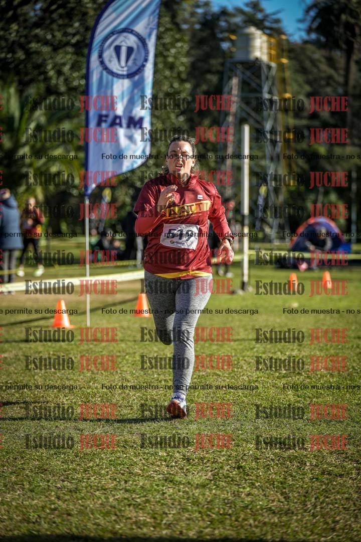 Fotos de la llegada del cross de 4000 m - mujeres