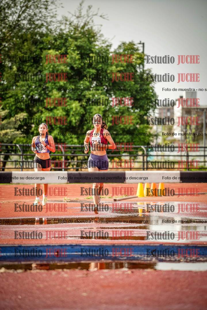 Fotos de los 1500 m con obstáculos de mujeres