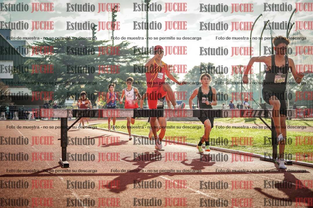 Fotos de los 2000 m con obstáculos de varones
