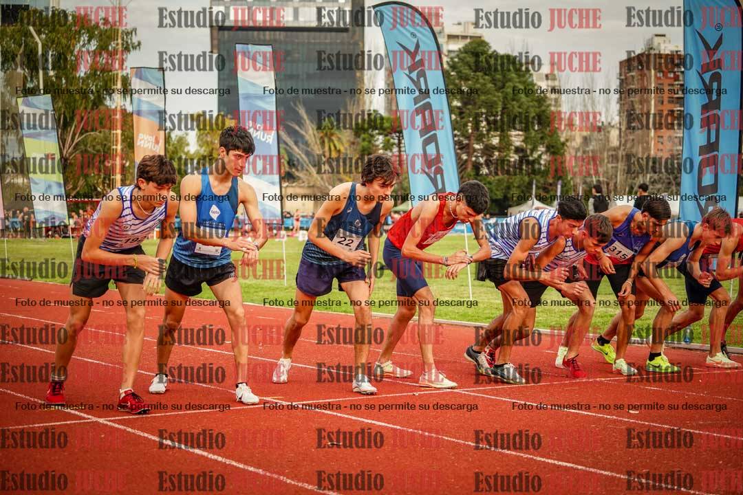 Fotos de los 3000 m con obstáculos de varones