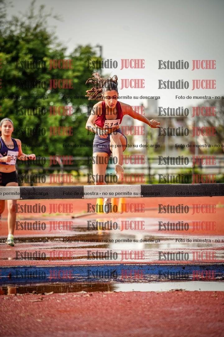 Fotos de los 1500 m con obstáculos de mujeres