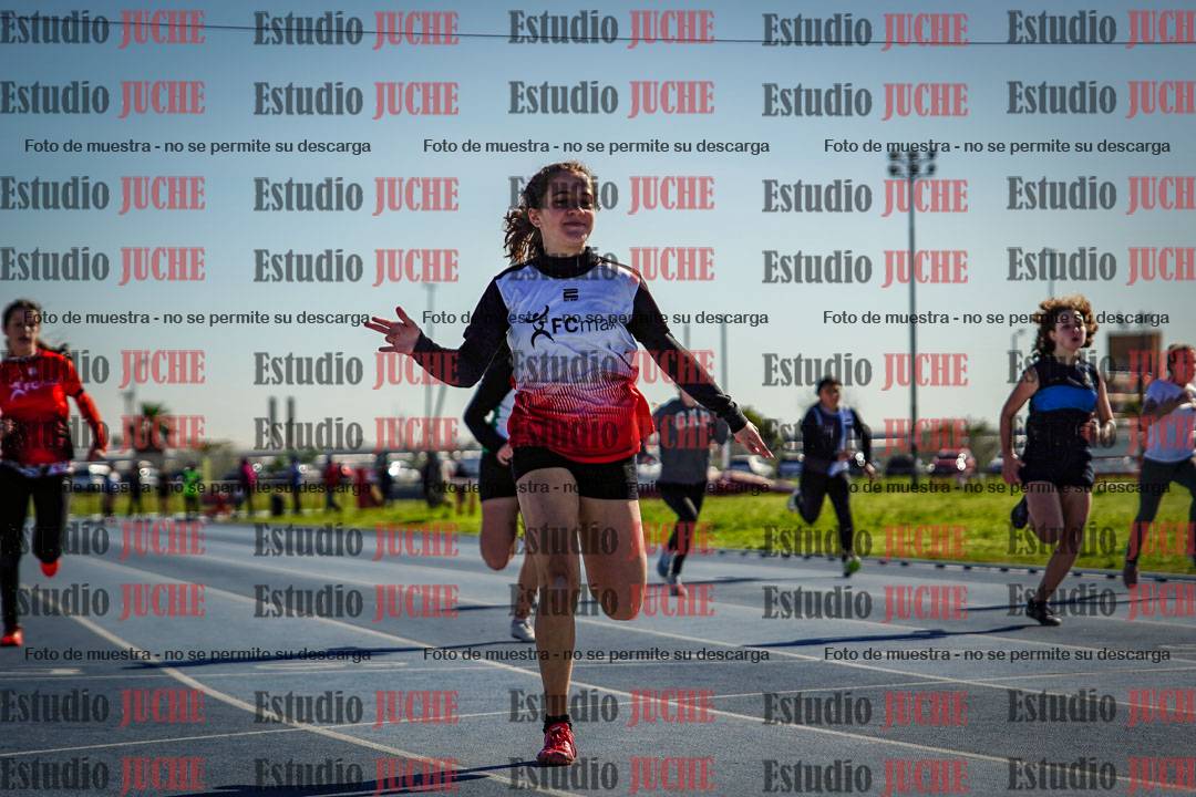 Fotos de los 80 m llanos de mujeres - U14