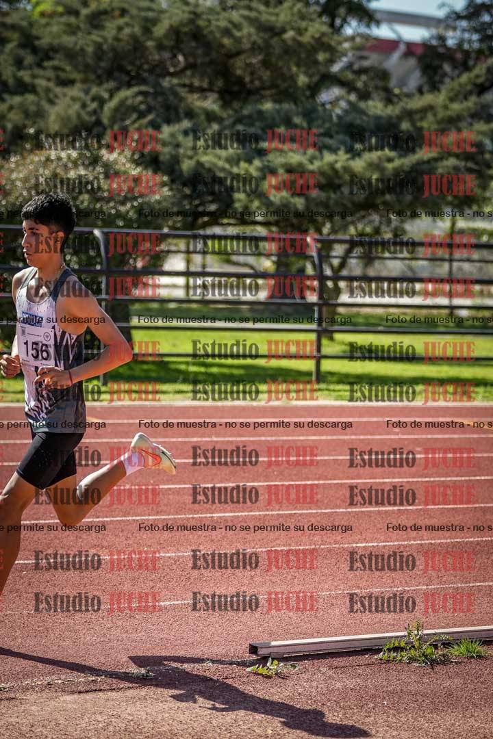Fotos de los 1500 m con obstáculos de varones