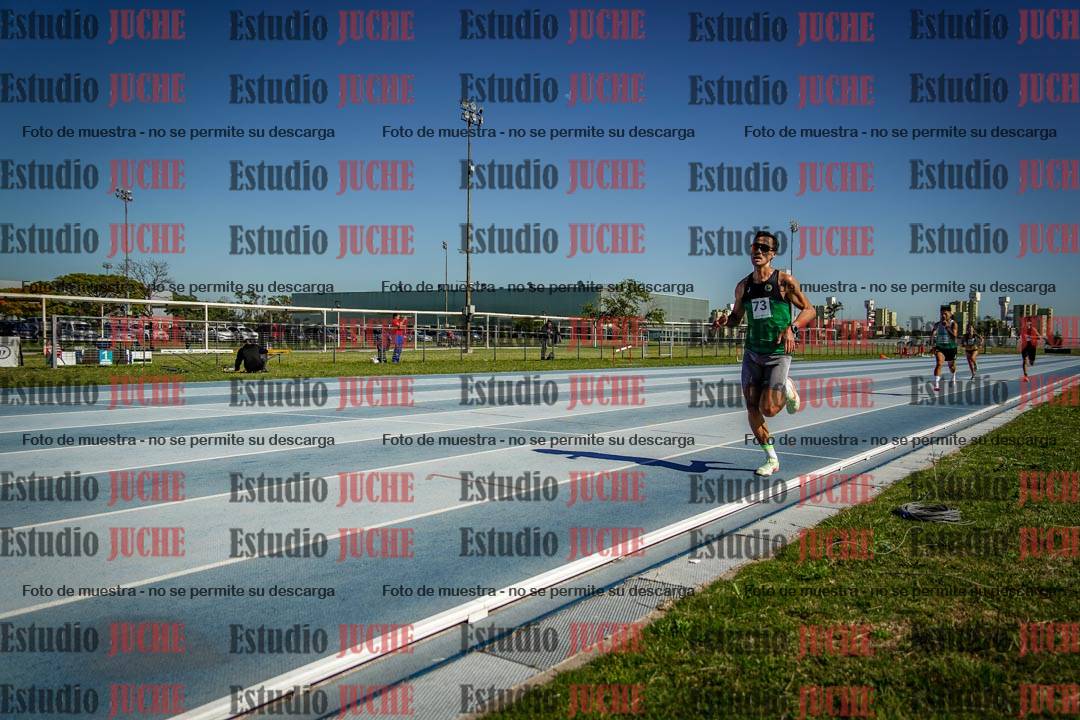 Fotos de los 5000 m de mujeres y varones - serie 1