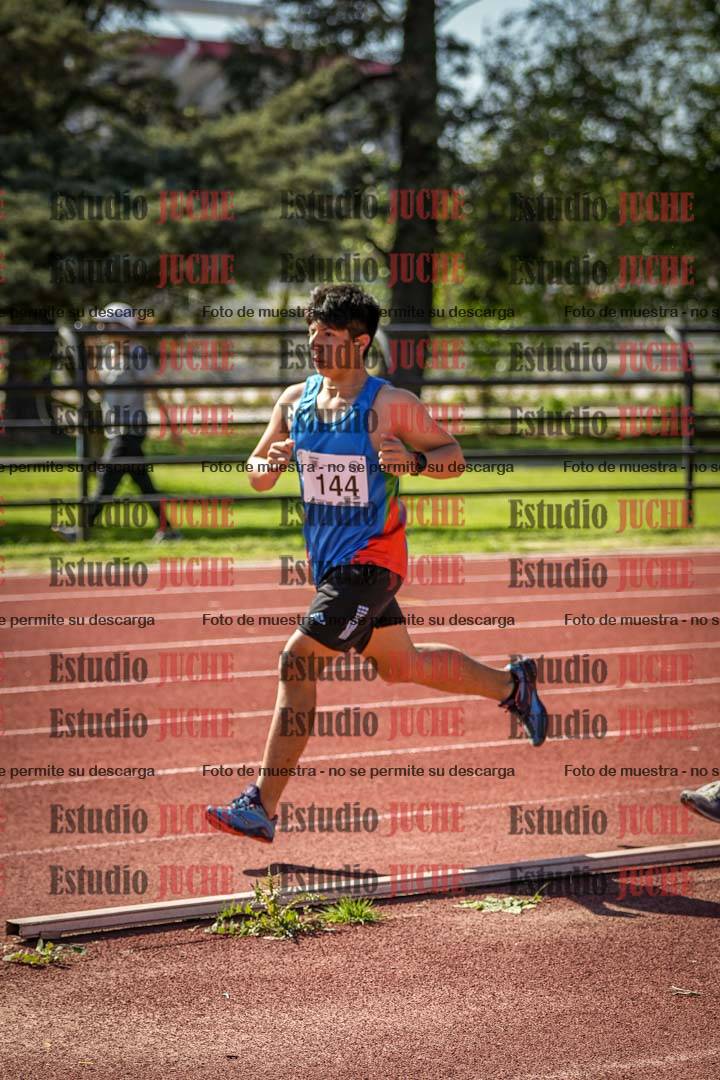Fotos de los 1500 m con obstáculos de varones