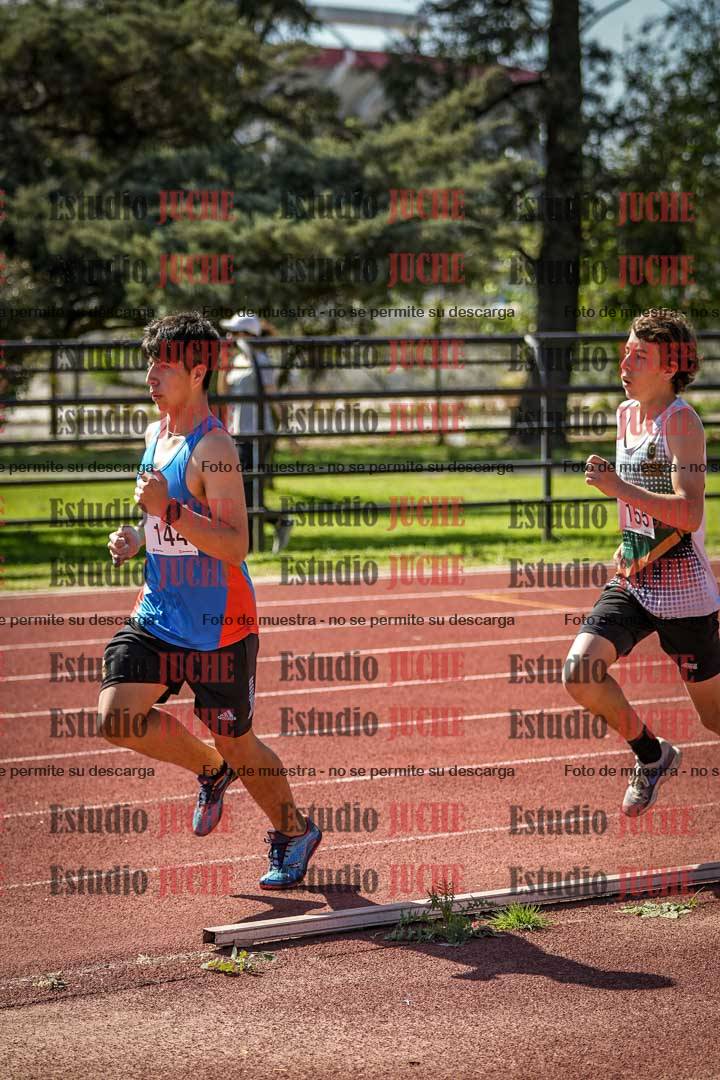 Fotos de los 1500 m con obstáculos de varones