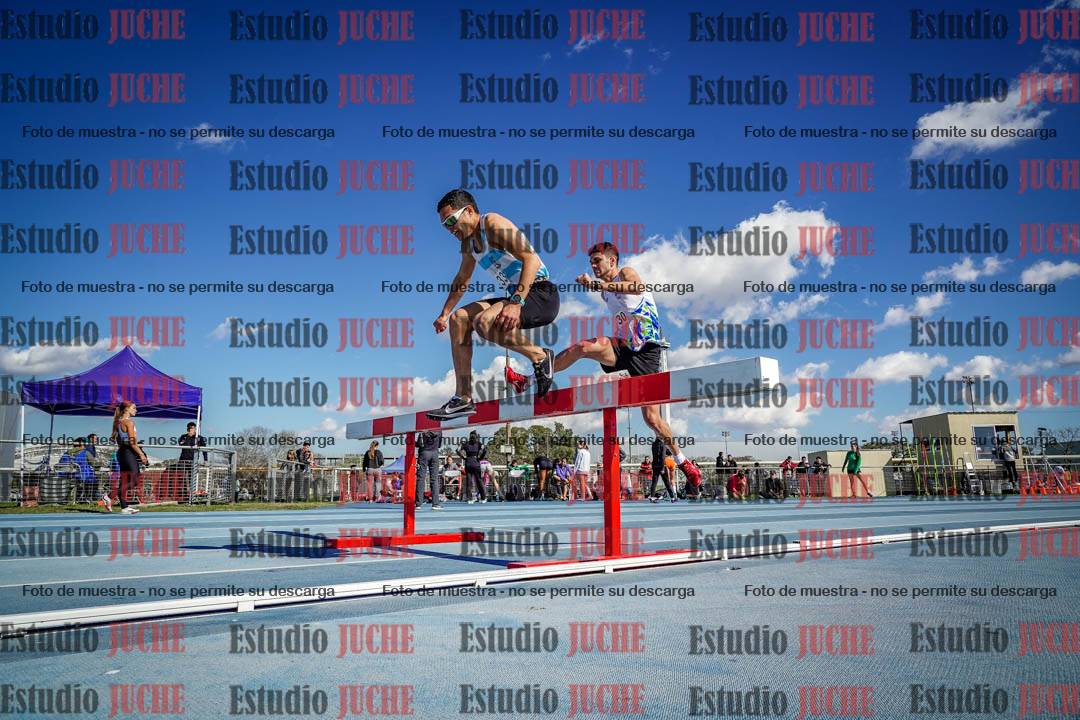 Fotos de los 3000 m con obstáculos de varones