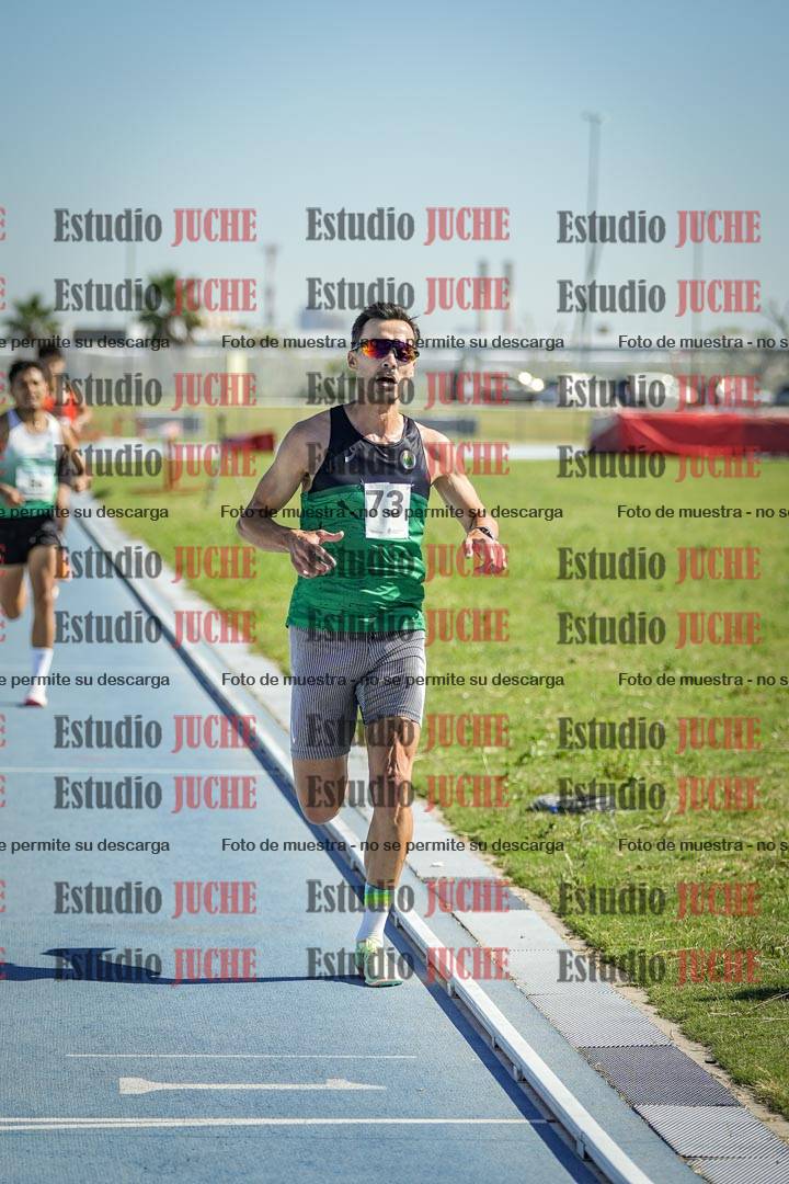 Fotos de los 5000 m de mujeres y varones - serie 1