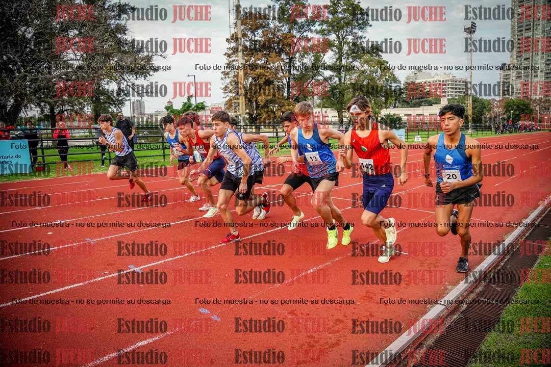 Fotos de los 3000 m con obstáculos de varones