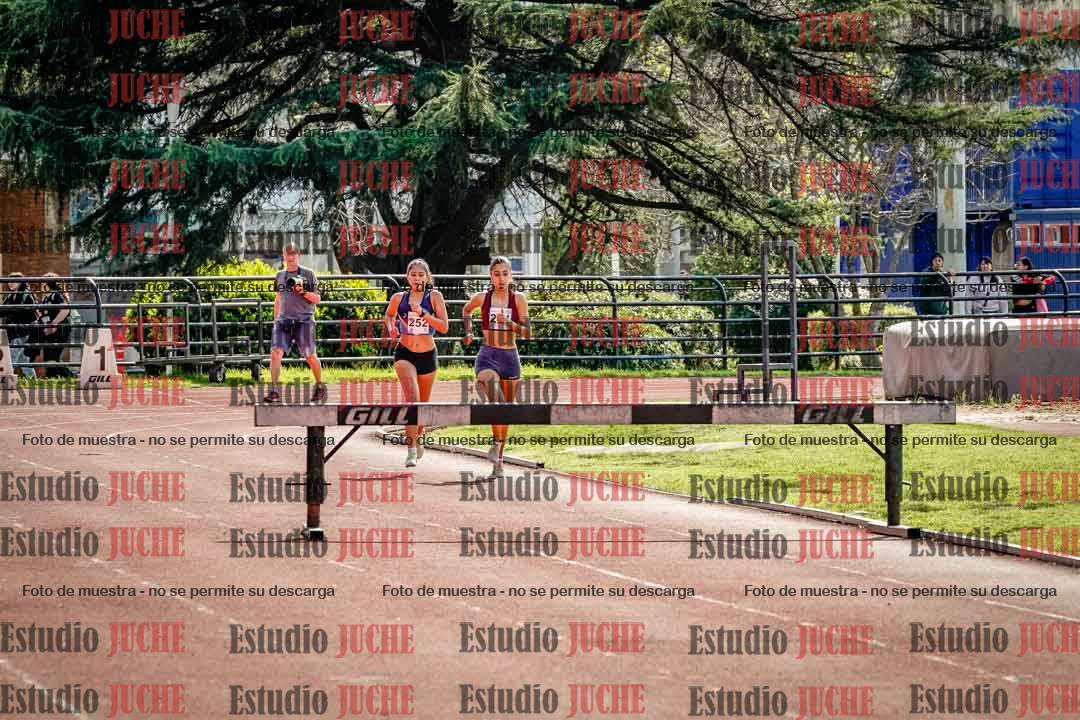 Fotos de los 1500 m con obstáculos de mujeres