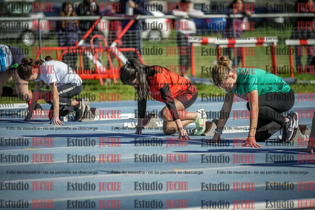 Fotos de los 80 m llanos de mujeres - U14