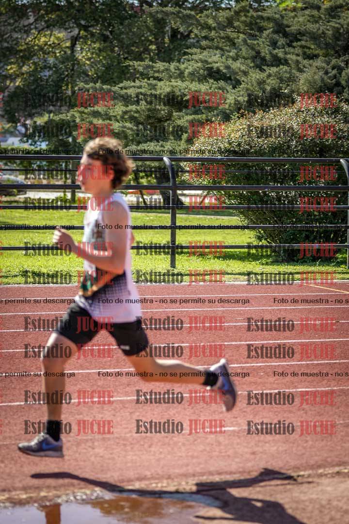 Fotos de los 1500 m con obstáculos de varones