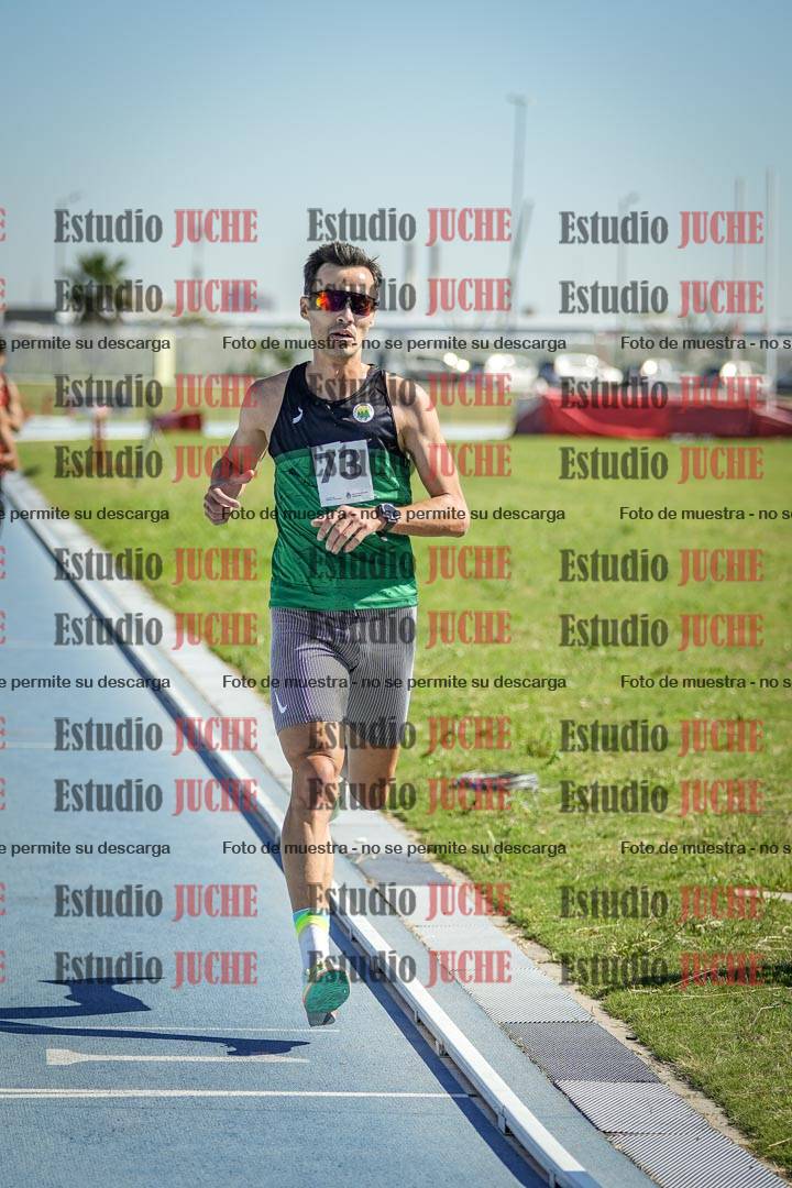 Fotos de los 5000 m de mujeres y varones - serie 1