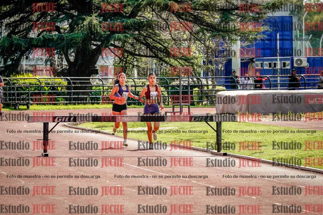 Fotos de los 1500 m con obstáculos de mujeres