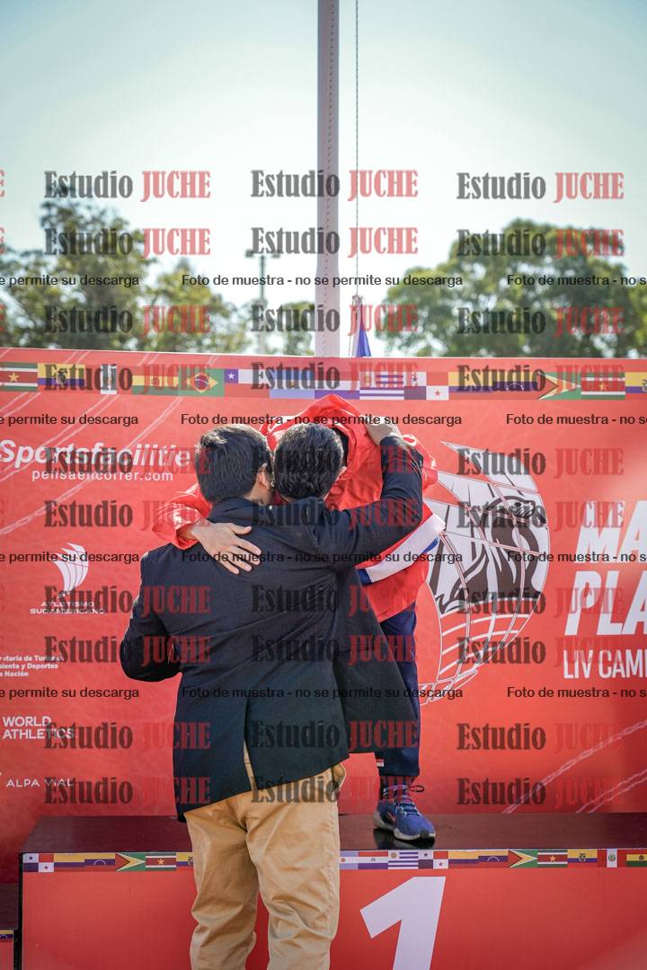 Fotos de algunos extras y podios del día 2