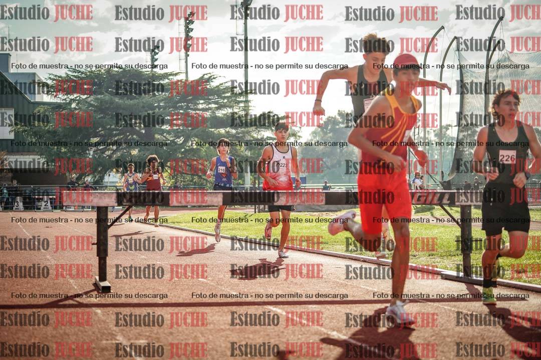 Fotos de los 2000 m con obstáculos de varones