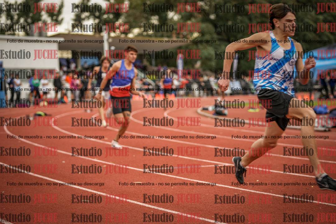 Fotos de los 400 m con vallas de varones