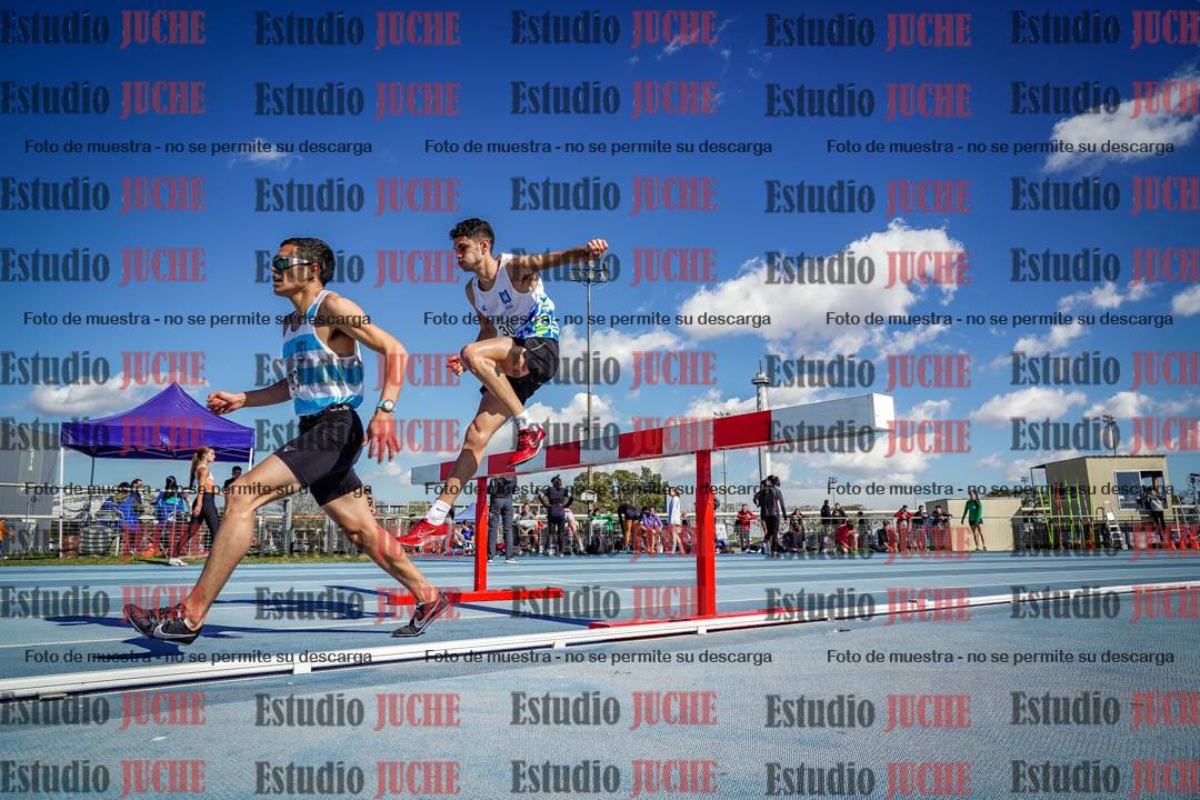 Fotos de los 3000 m con obstáculos de varones