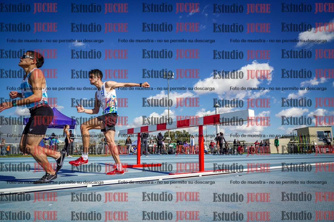 Fotos de los 3000 m con obstáculos de varones