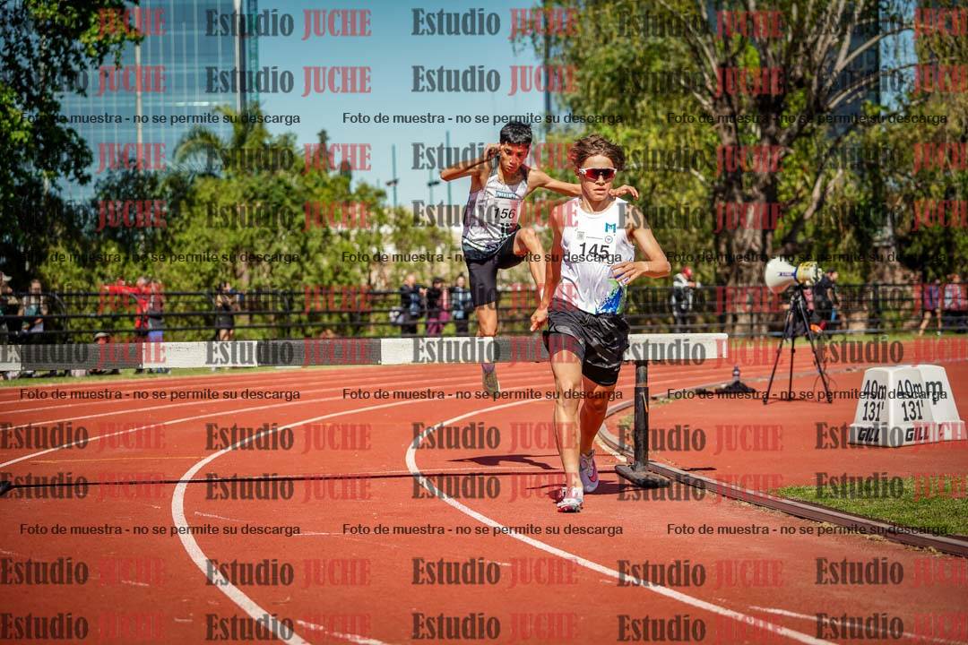Fotos de los 1500 m con obstáculos de varones