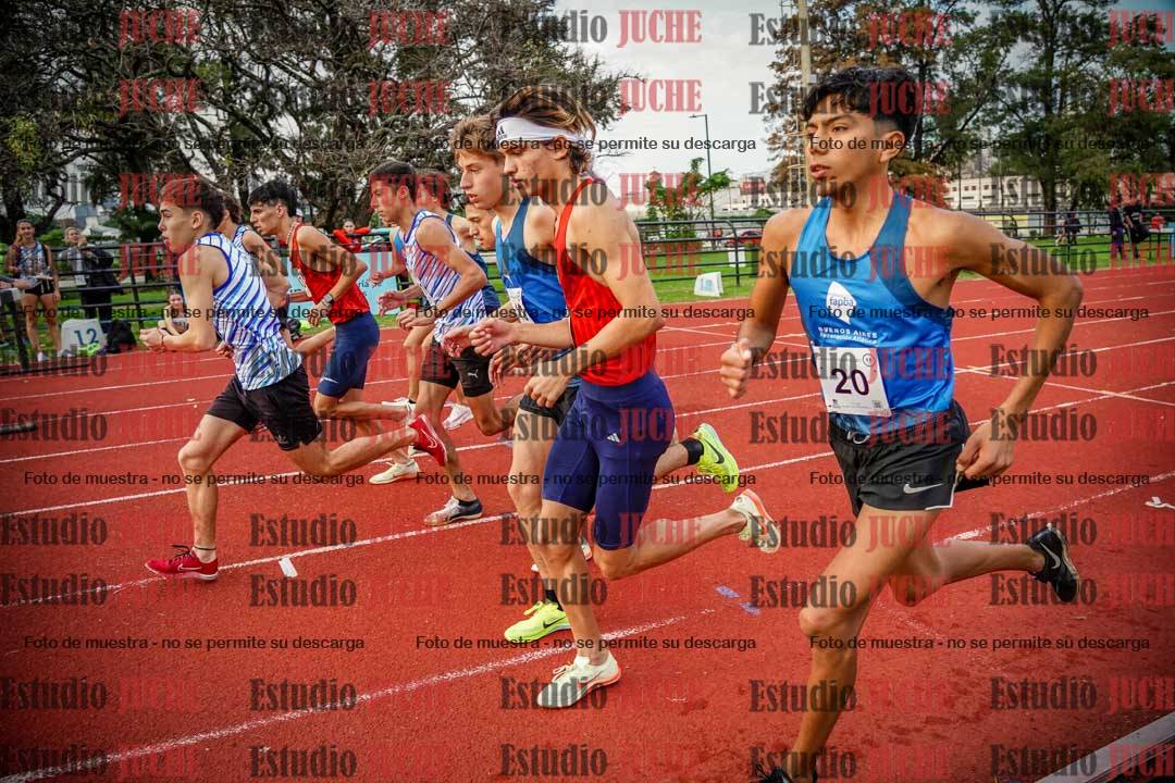 Fotos de los 3000 m con obstáculos de varones