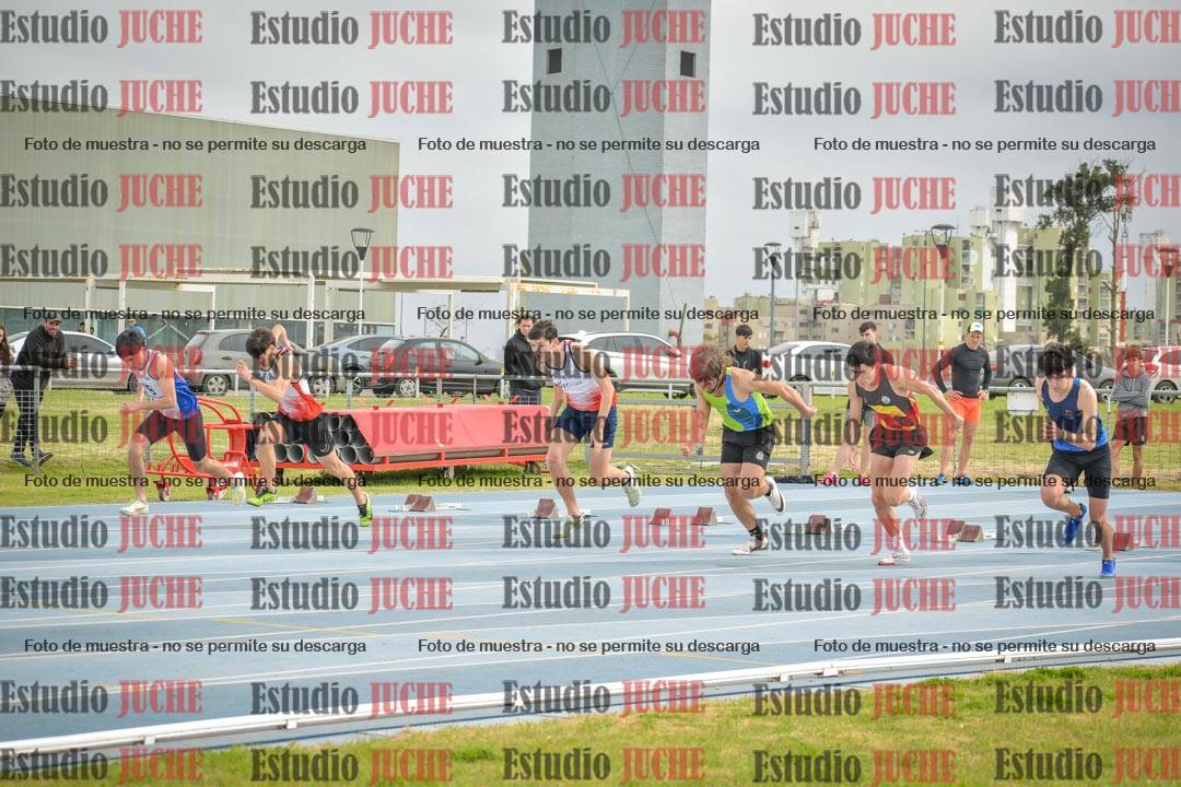 Fotos de los 100 m llanos de varones