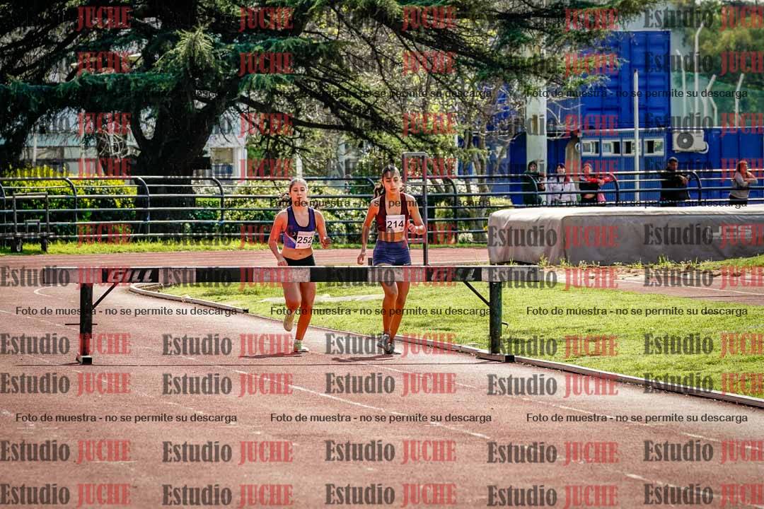 Fotos de los 1500 m con obstáculos de mujeres