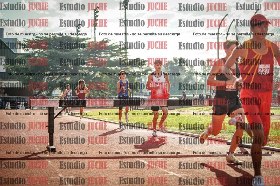 Fotos de los 2000 m con obstáculos de varones