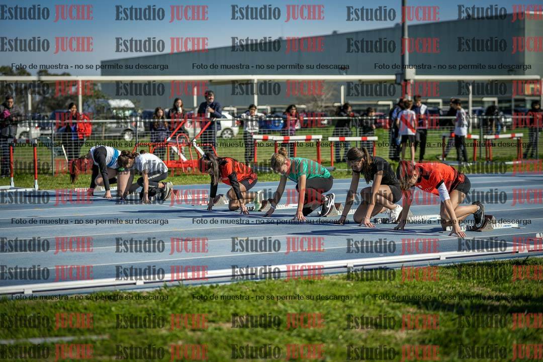 Fotos de los 80 m llanos de mujeres - U14