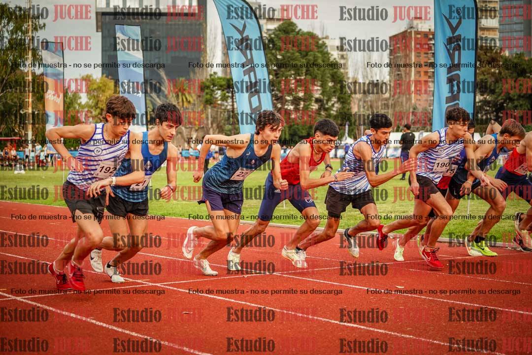 Fotos de los 3000 m con obstáculos de varones