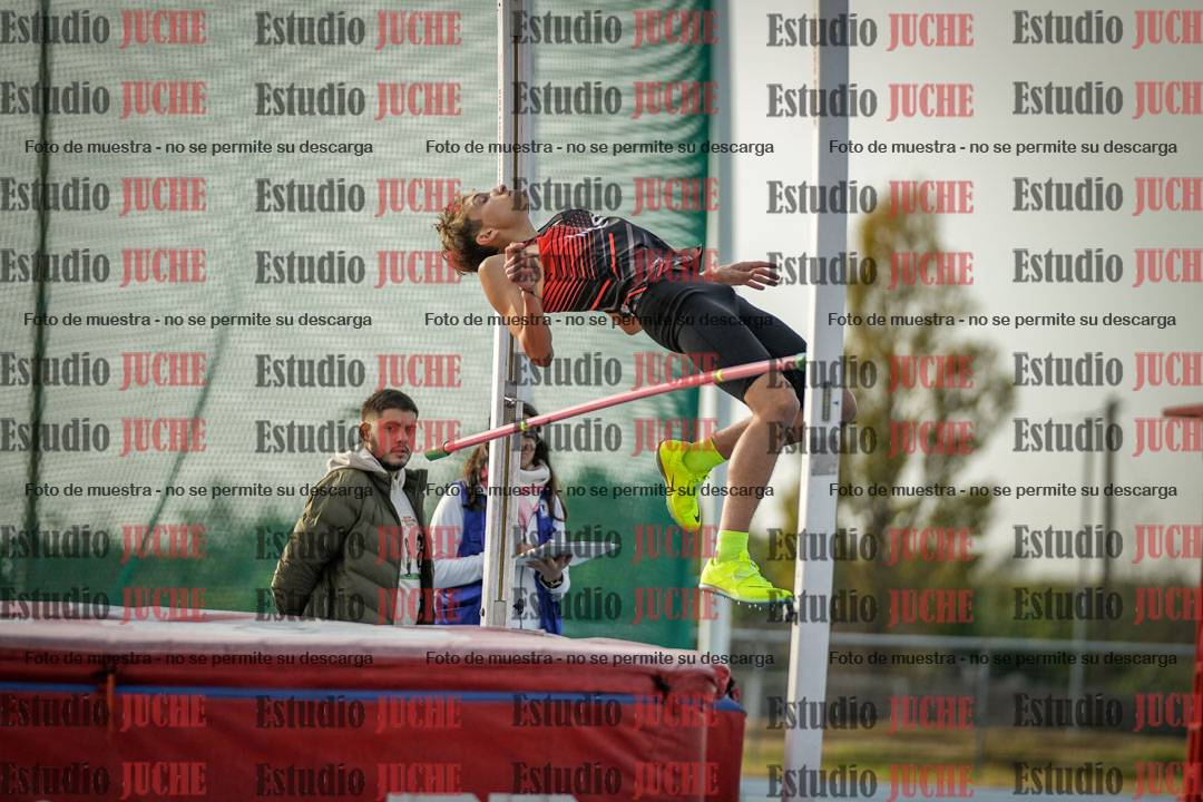 Fotos del salto en alto de varones