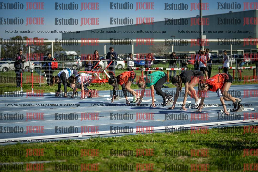 Fotos de los 80 m llanos de mujeres - U14